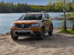 Компания Renault останавливает деятельность в России