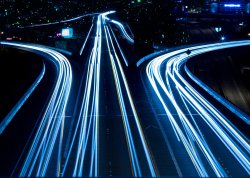 Разрабатывается возможность зарядки электромобилей в движении