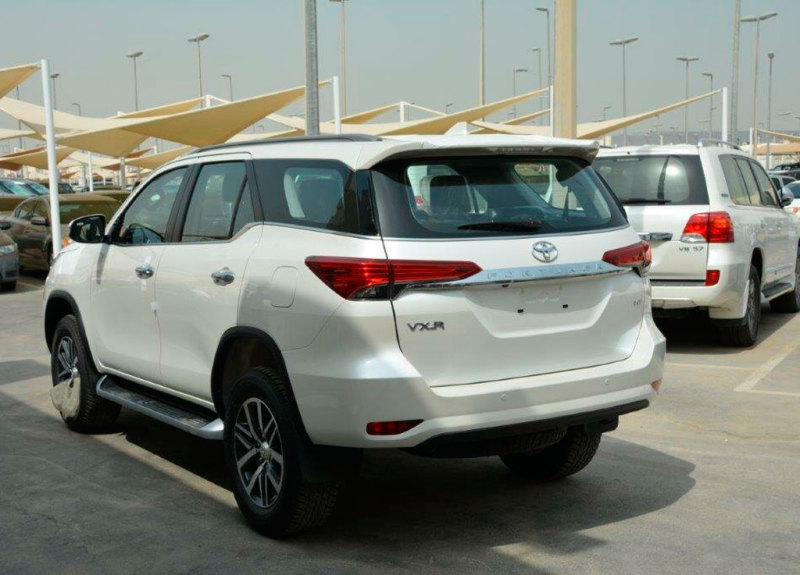 Россияне предпочитают покупать подержанные авто у частников, а не в салонах