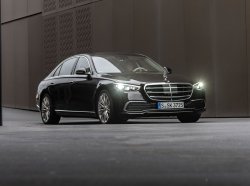 Запасов новых автомобилей Mercedes-Benz в РФ хватит ещё на полгода