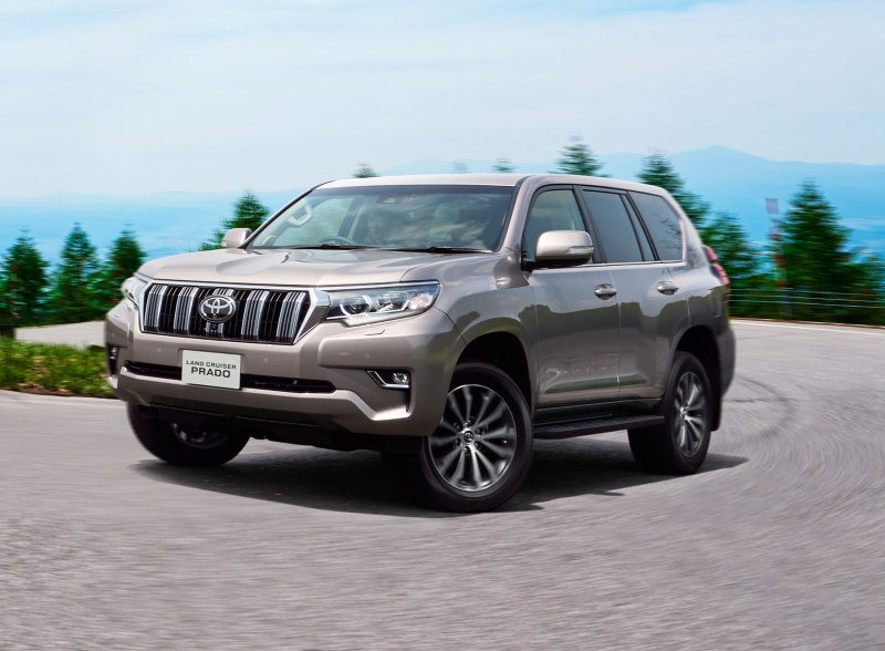 "Свежие" праворульные авто начали активно ввозить в Россию