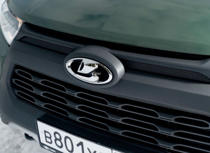 Для упрощённой Lada Niva Travel стали известны дата начала продаж и цена