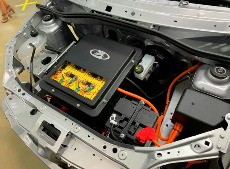 "АвтоВАЗ" раскрыл примерную цену электрического Lada e-Largus