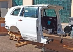 Новый внедорожник Aurus Komendant в распиленном виде заметили в Москве