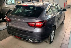 Lada Vesta NG с мультимедийным планшетом показали на фото