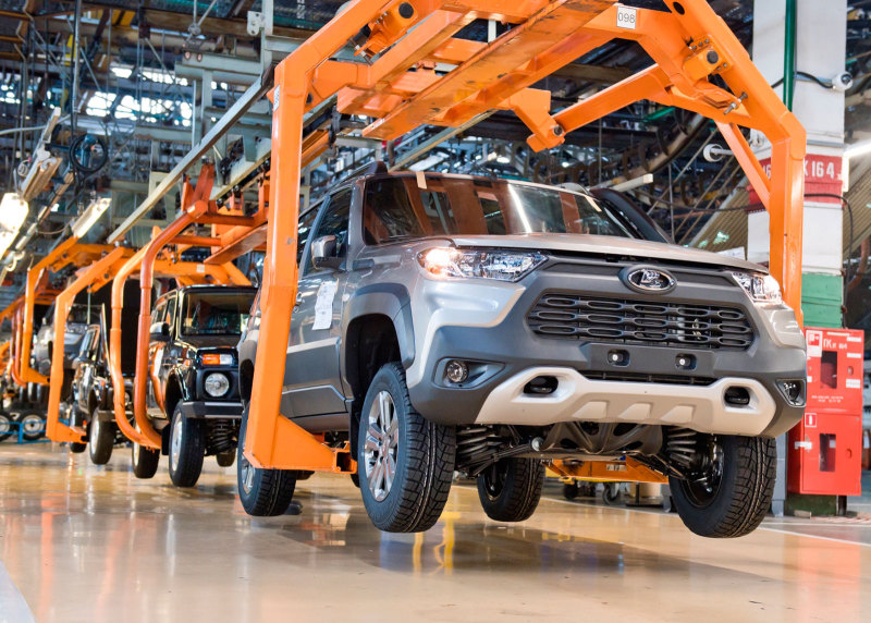 Внедорожники Lada Niva Travel и Niva Legend получили новое оснащение