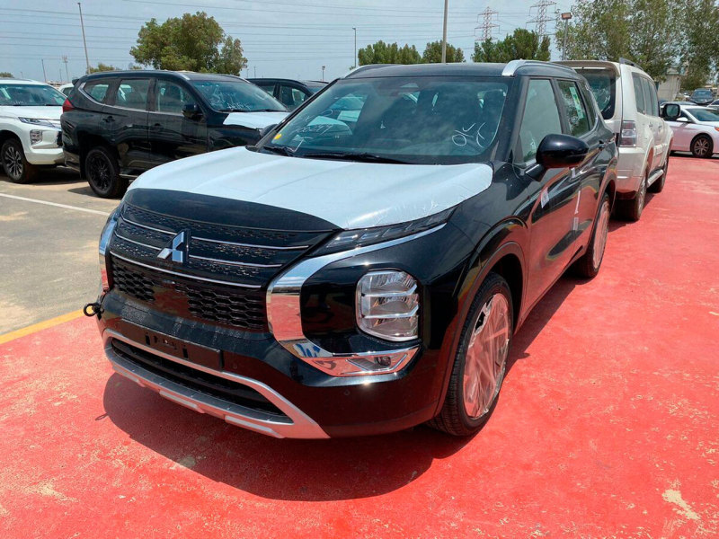 Новое поколение Mitsubishi Outlander стали предлагать в России