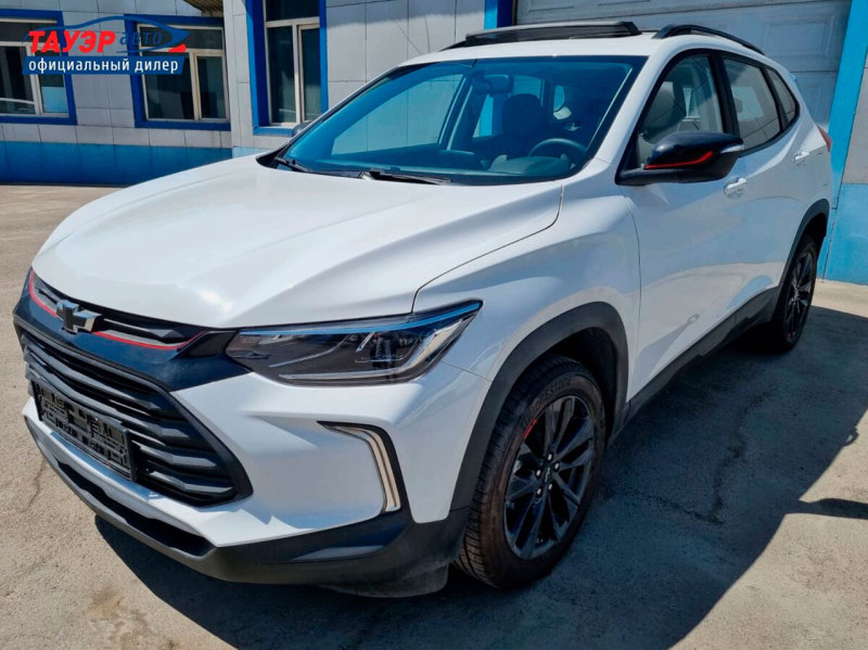 Новые кроссоверы Chevrolet Tracker появились в России