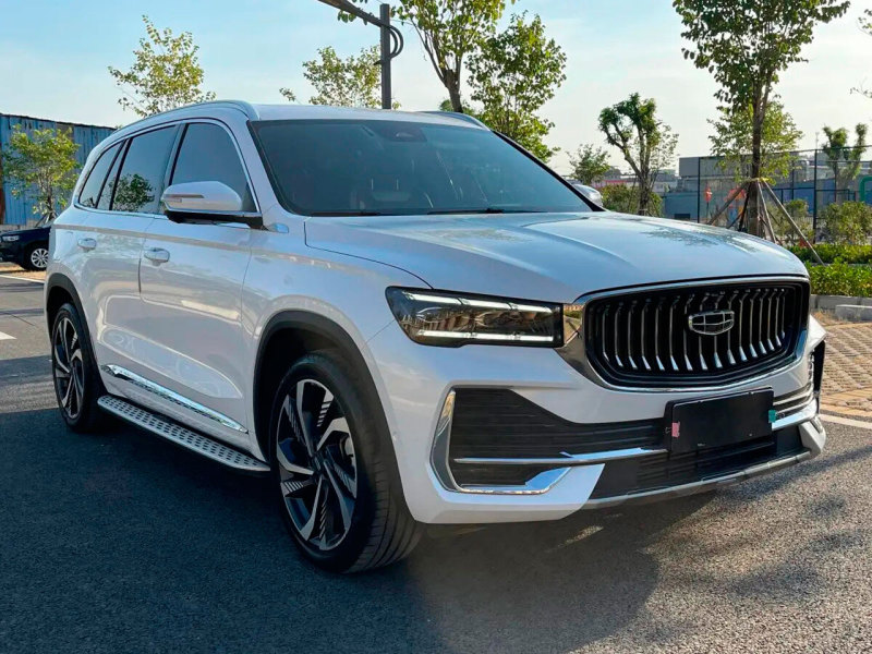 Большой кроссовер Geely Monjaro начали продавать в России