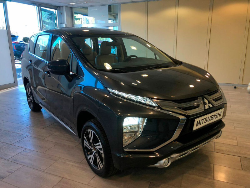 Новый кроссовер Mitsubishi Xpander стали продавать в России