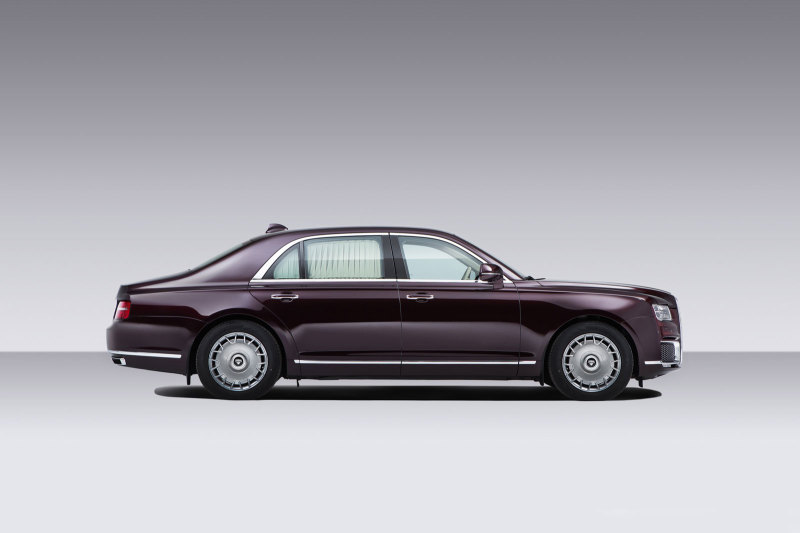 Российские министры пересаживаются на Aurus Senat