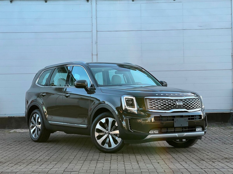 Внедорожник KIA Telluride стали продавать в России