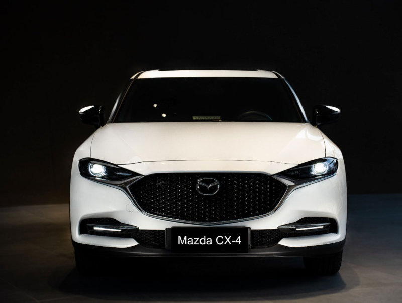 Кроссовер Mazda CX-4 в декабре представят в России