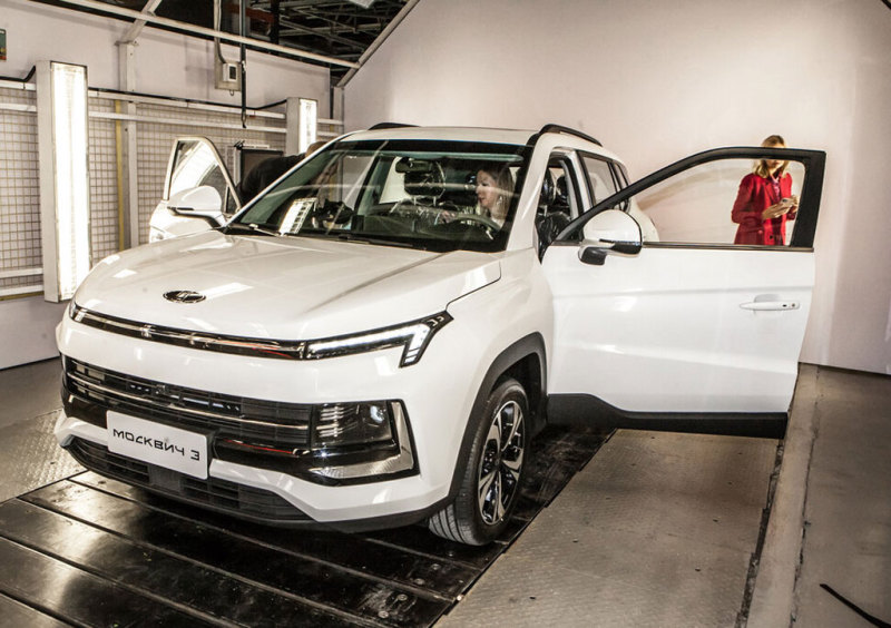 Выпущено уже более сотни кроссоверов "Москвич 3"