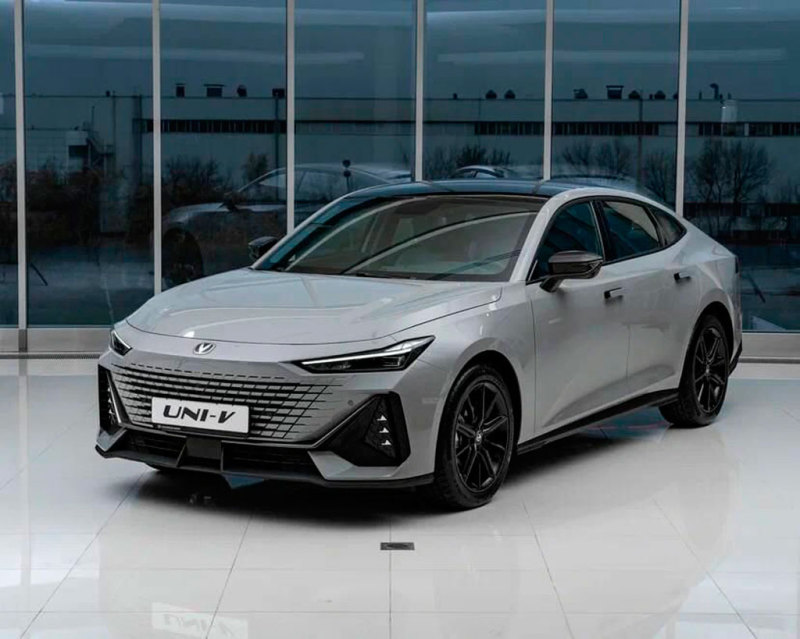 Эффектный Changan UNI-V будет стоить в России около 3 млн. рублей