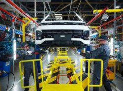 Автозавод "Москвич" выпустил уже более 2000 автомобилей