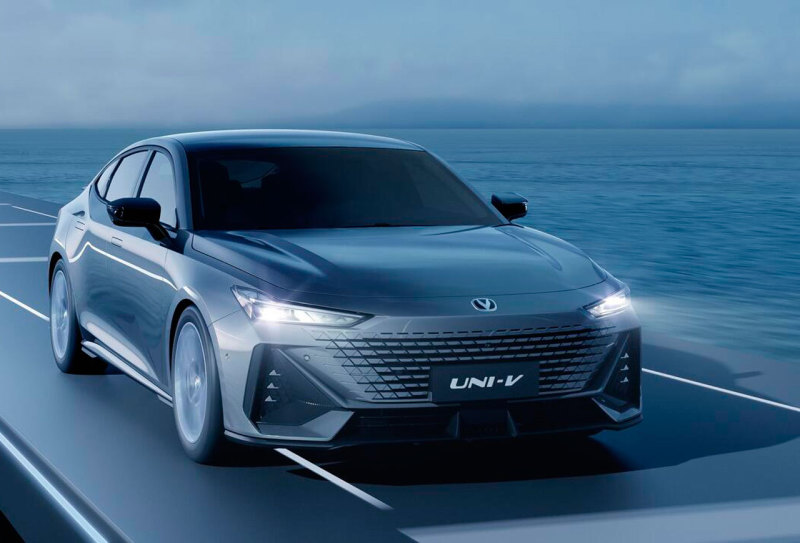 Лифтбек Changan Uni-V начали продавать в России: от 2.630.000 руб.