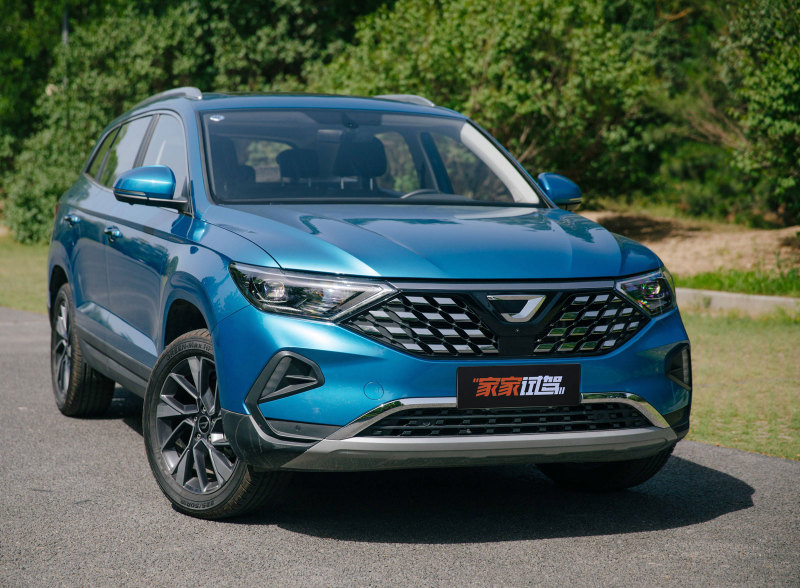 Кроссоверы Jetta VS7 появились в России