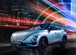 Кроссовер Omoda C5 с новым двигателем и полным приводом появился в России