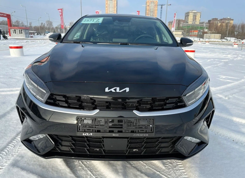 Новые седаны Kia Cerato из Казахстана начали предлагать в России