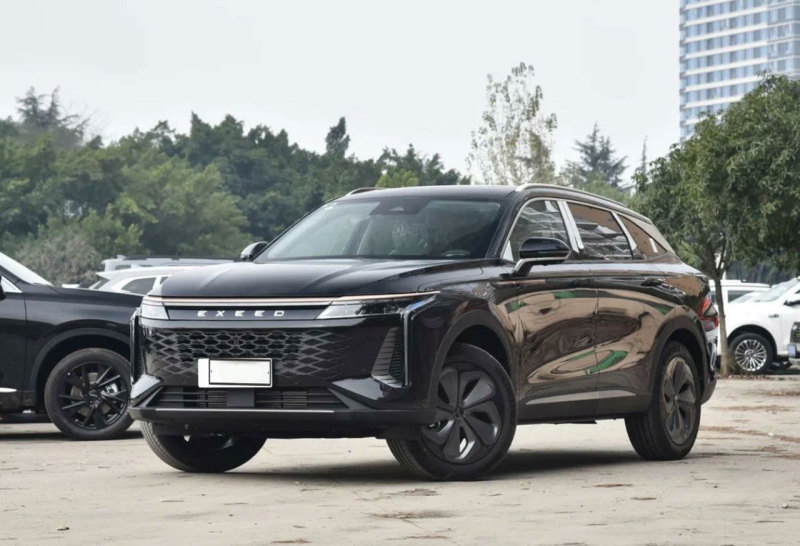 Кроссовер Exeed AtlantiX начали предлагать в России до официальных продаж