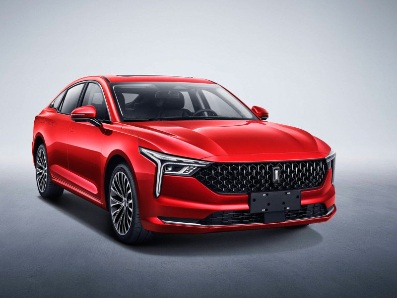 Лифтбек FAW Bestune В70 и кроссовер FAW Bestune T55 начинают официально продавать в России