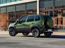 "Хоккейная" Lada Niva Travel KHL появится в продаже