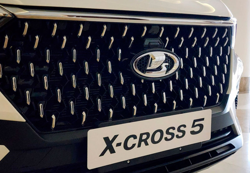 Новый кроссовер Lada X-Сross 5 будет стоить около 2 млн. рублей