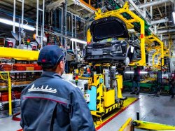 Завод "Москвич" запустил конвейерную сборку автомобилей