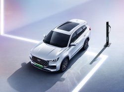 Chery Tiggo 8 Pro e+ официально появился в России: от 4.799.900 руб.