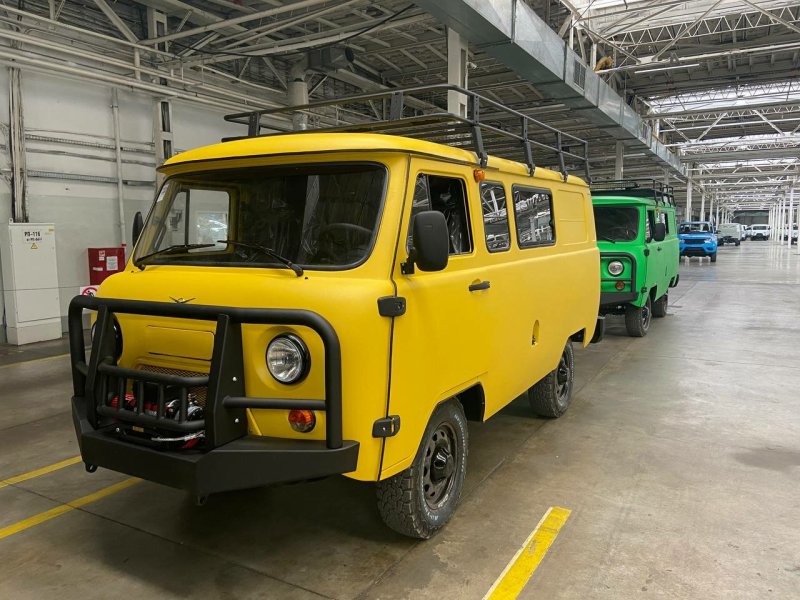 Юбилейную версию УАЗ "Буханка" показали на новых фото