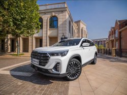 Jetour X90 Plus официально появился в России: от 3.250.000 руб.