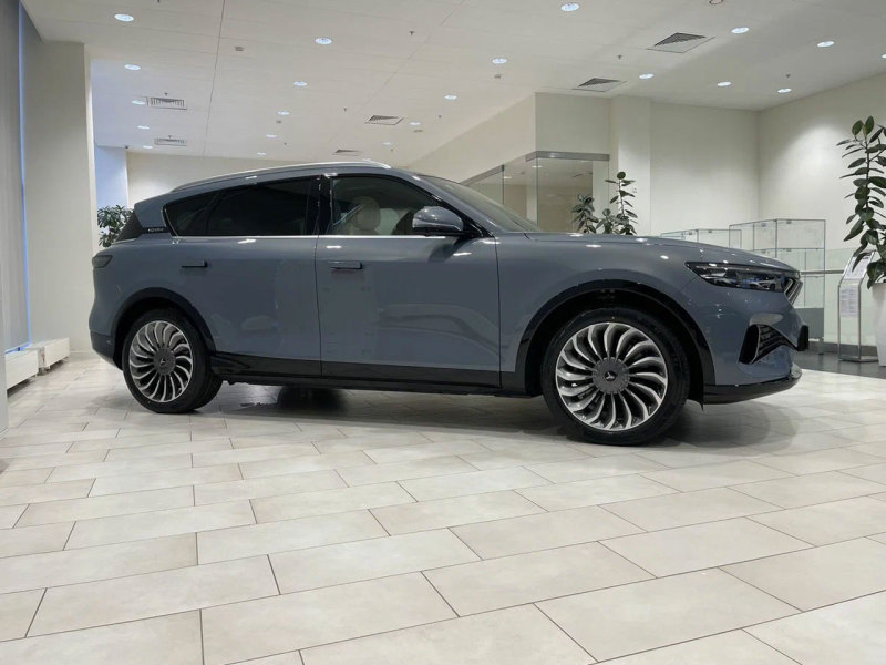 Voyah Free EVR получил русифицированную мультимедиа