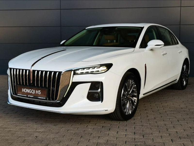 Hongqi H5: в России от 4.790.000 руб.