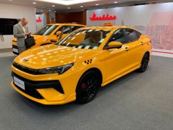 Новый "Москвич 6" представили публике