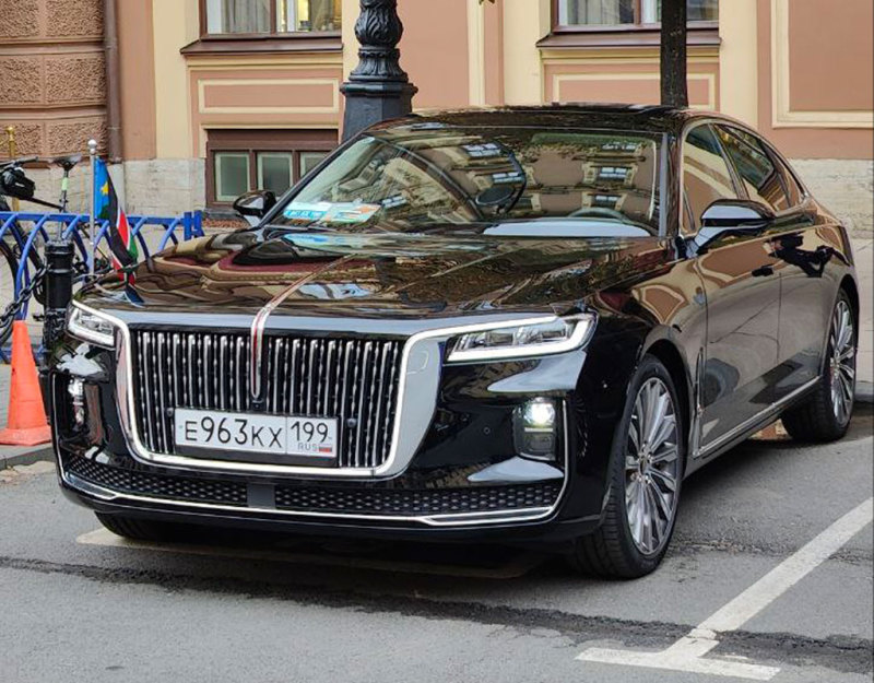 Автомобили Hongqi стали работать на международных мероприятиях в России