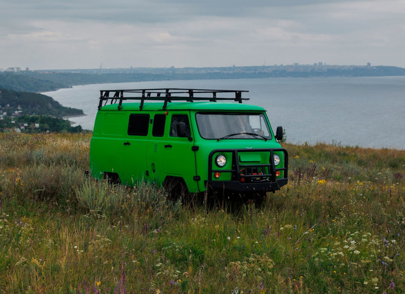 Юбилейная УАЗ "Буханка" появится в продаже по цене от 1.625.000 руб.