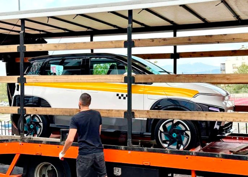 Российский электрокар "Атом" получил версию для такси