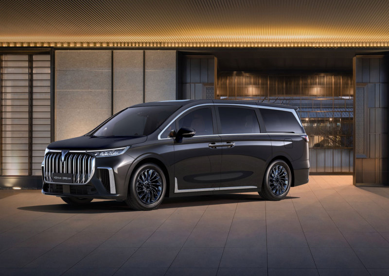 Voyah Dram в топовой четырехместной версии в комплектации First появится в России