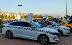 Седаны Changan Alsvin и Eado Plus поступят в таксопарки