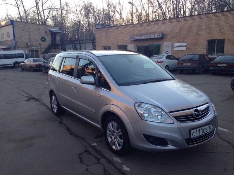 Opel Zafira 2011