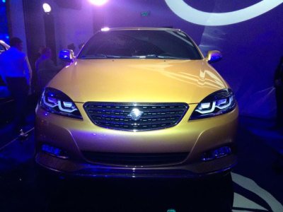 Новые передние фары и бампер у Gentra на презентации