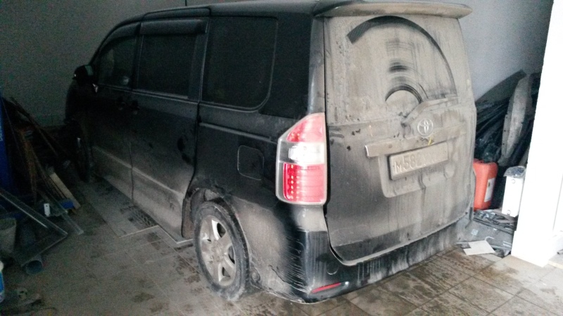 Toyota Noah 2008