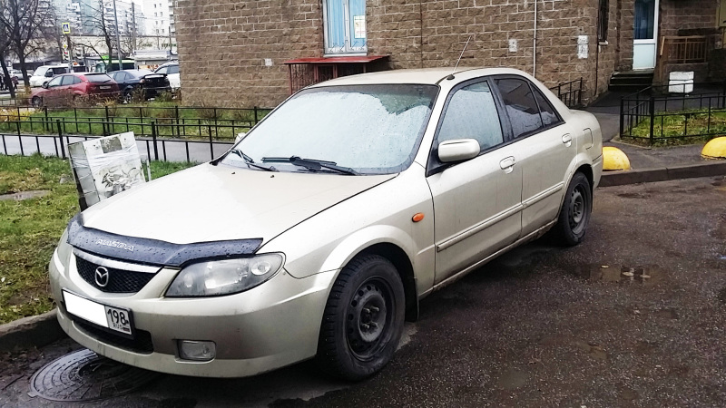 Mazda 323 2003
